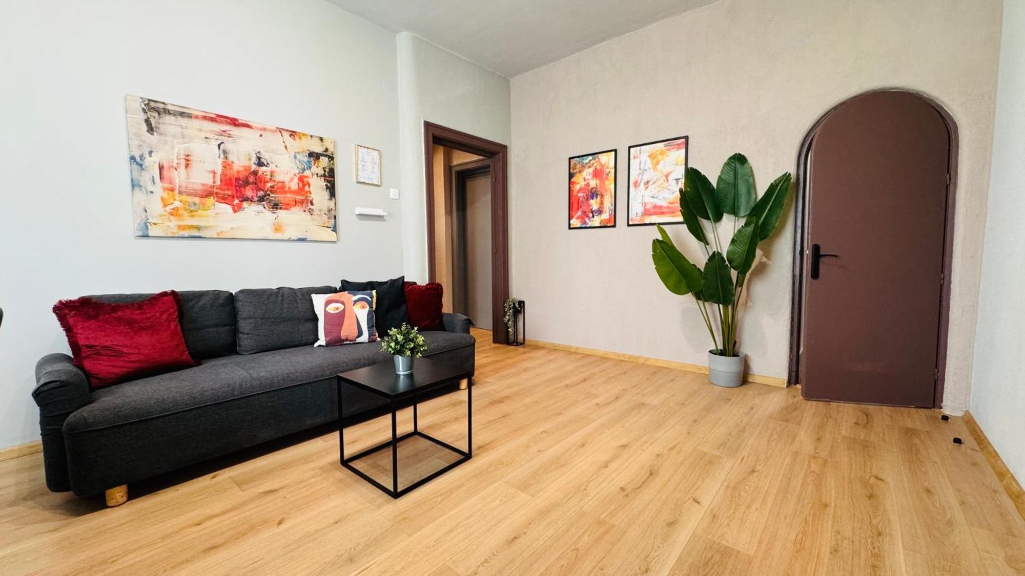 Ideal Home - Spacious & Modern Accommodation Near Unirii Square Bucarest Habitación foto