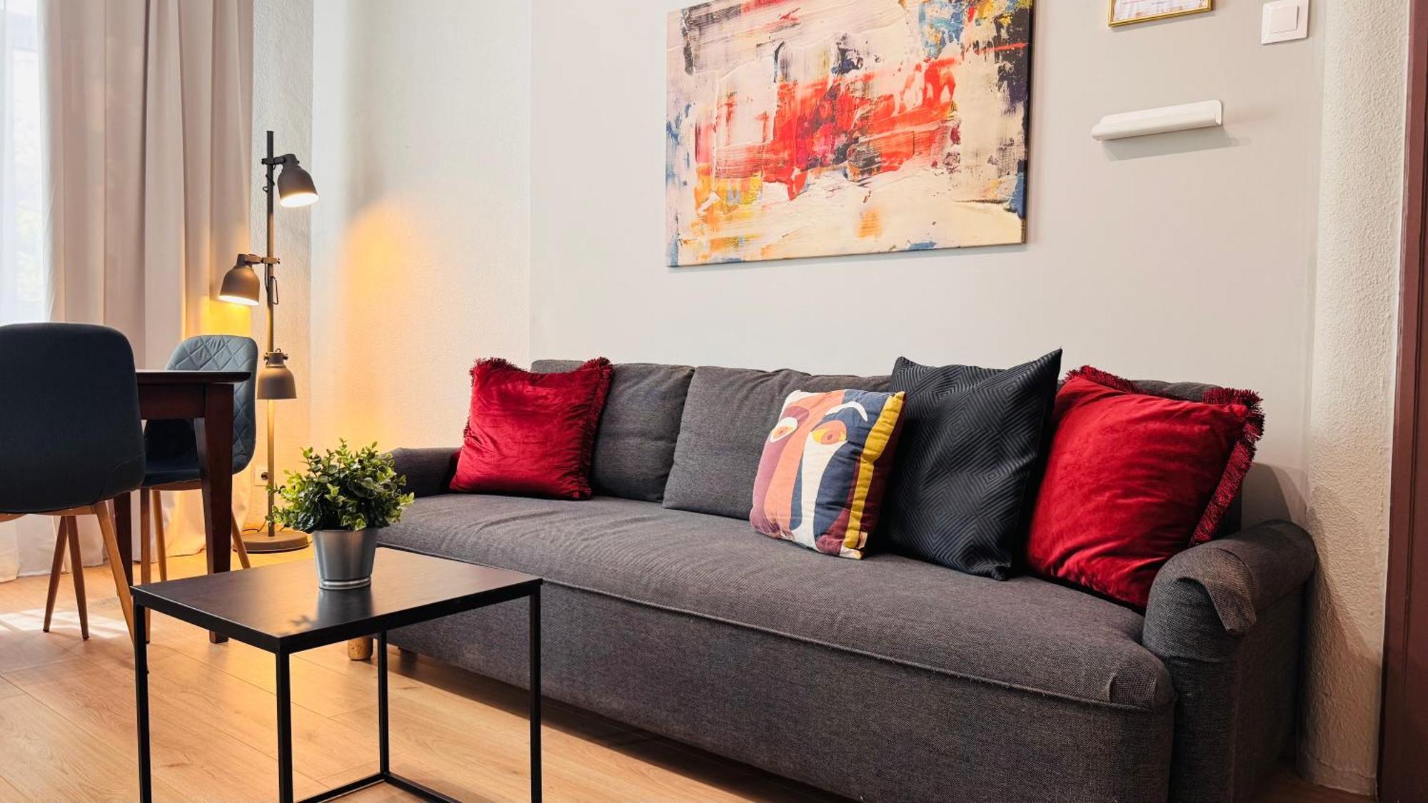 Ideal Home - Spacious & Modern Accommodation Near Unirii Square Bucarest Habitación foto