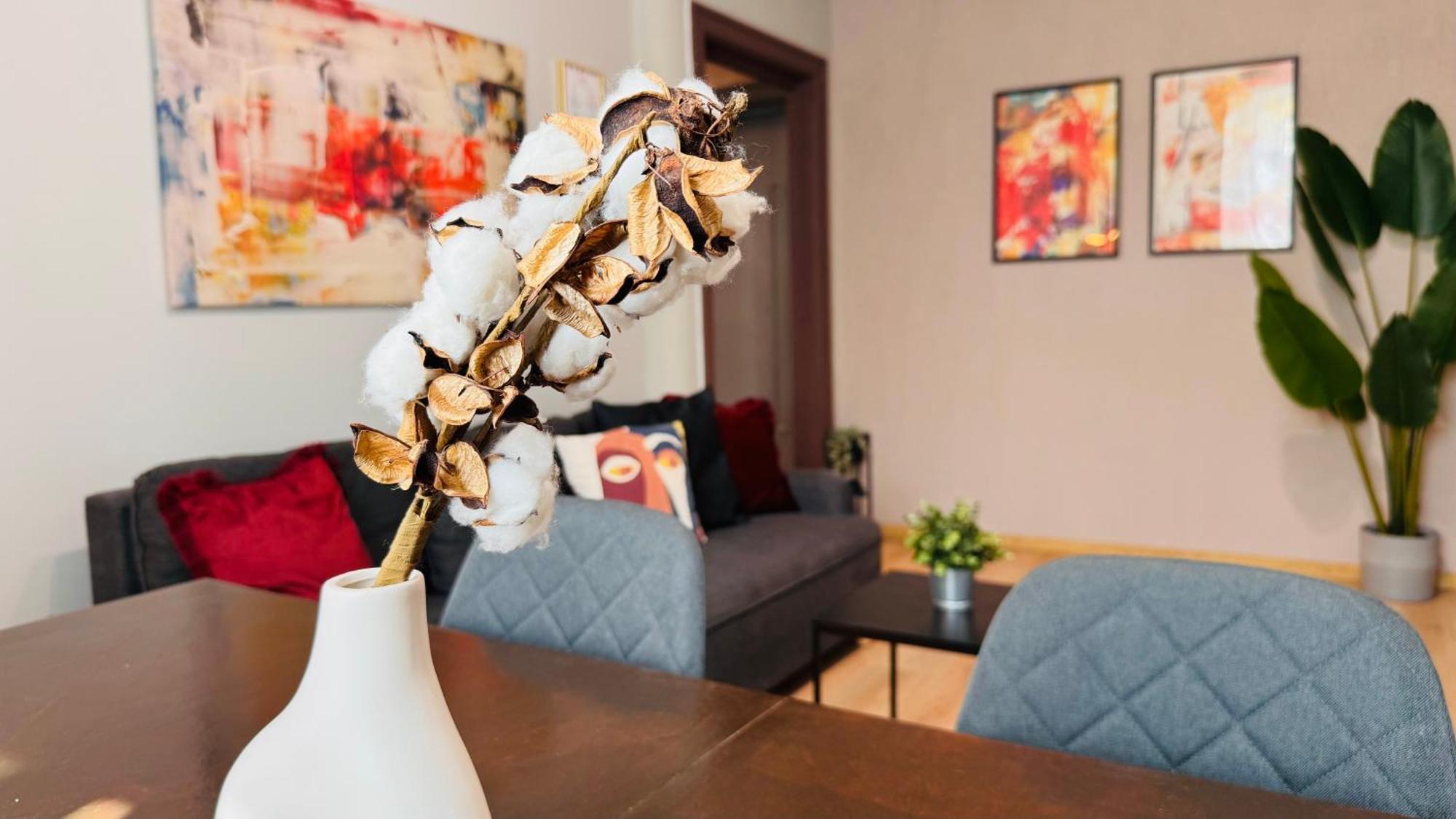 Ideal Home - Spacious & Modern Accommodation Near Unirii Square Bucarest Habitación foto