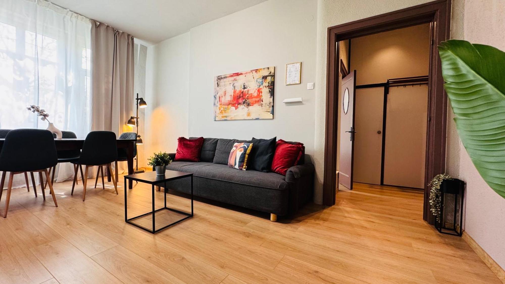 Ideal Home - Spacious & Modern Accommodation Near Unirii Square Bucarest Habitación foto