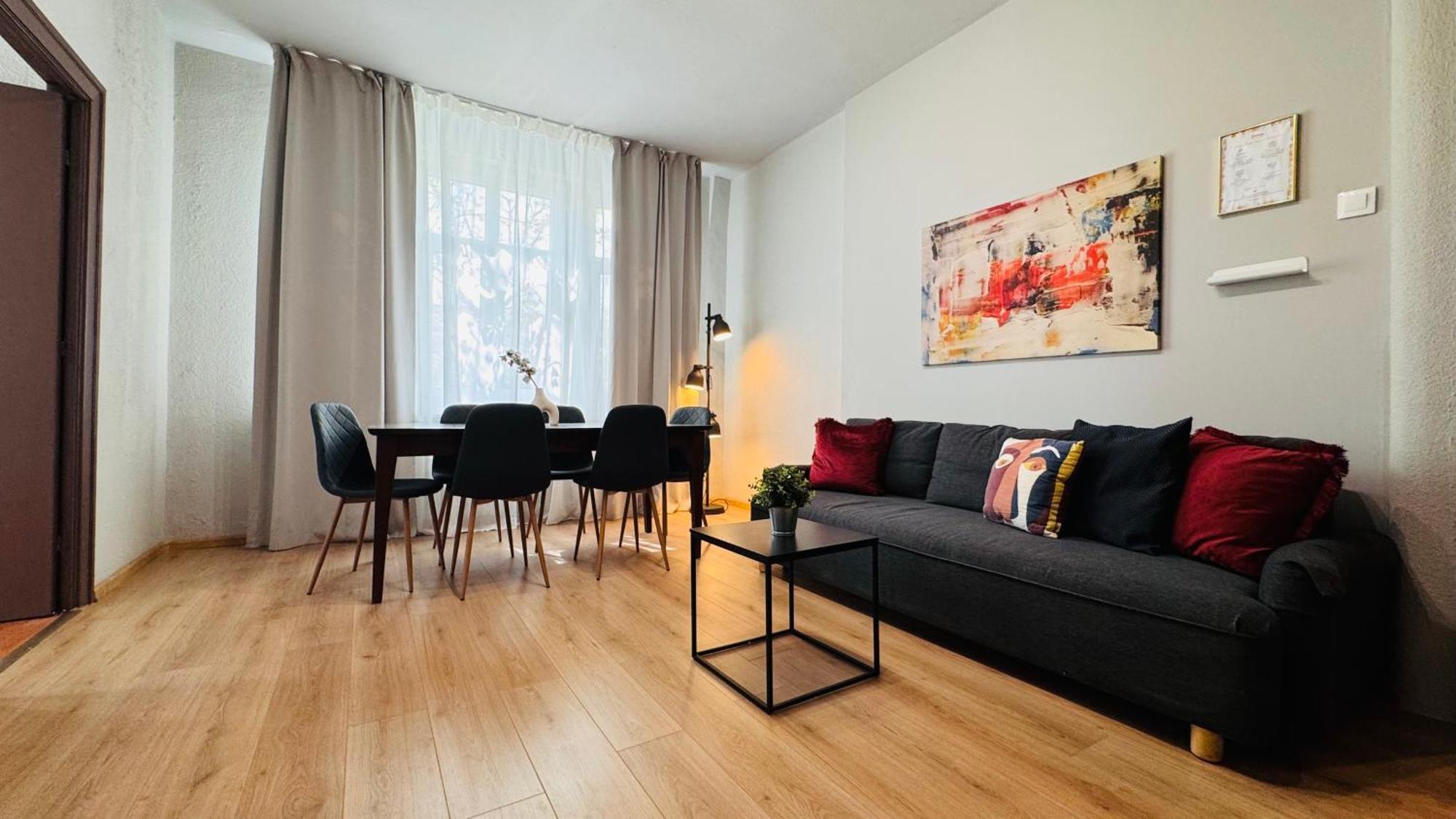Ideal Home - Spacious & Modern Accommodation Near Unirii Square Bucarest Exterior foto