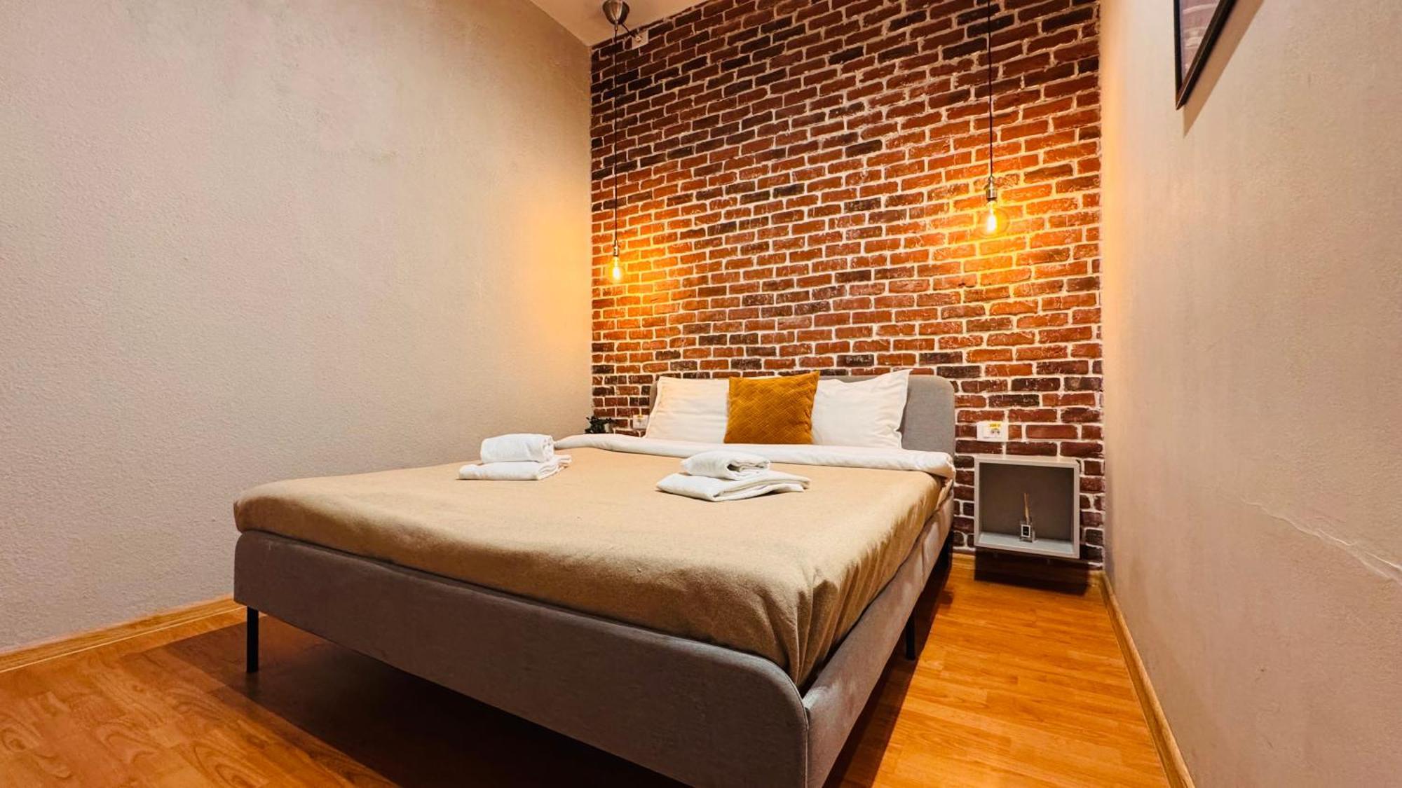 Ideal Home - Spacious & Modern Accommodation Near Unirii Square Bucarest Habitación foto