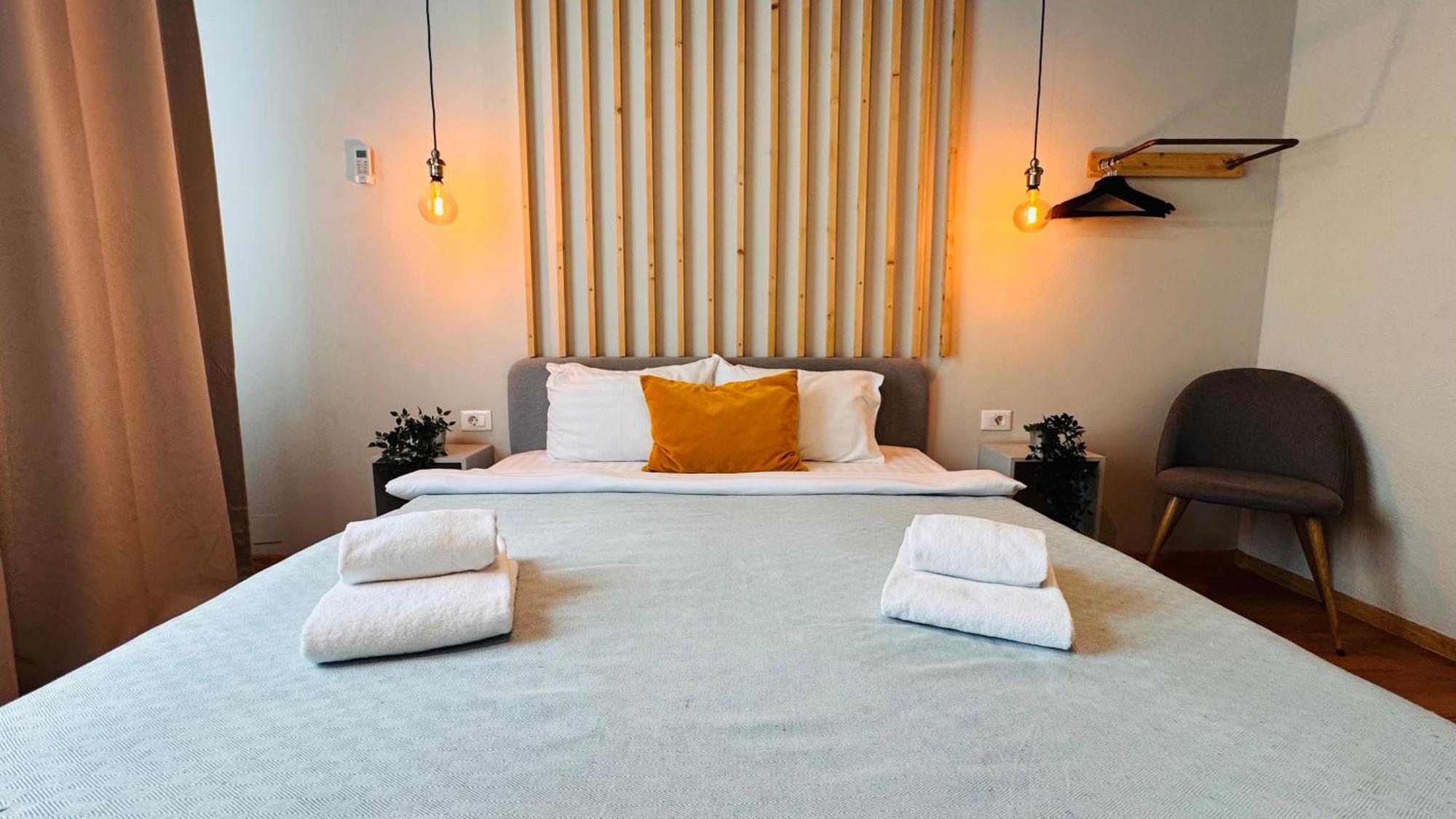 Ideal Home - Spacious & Modern Accommodation Near Unirii Square Bucarest Habitación foto