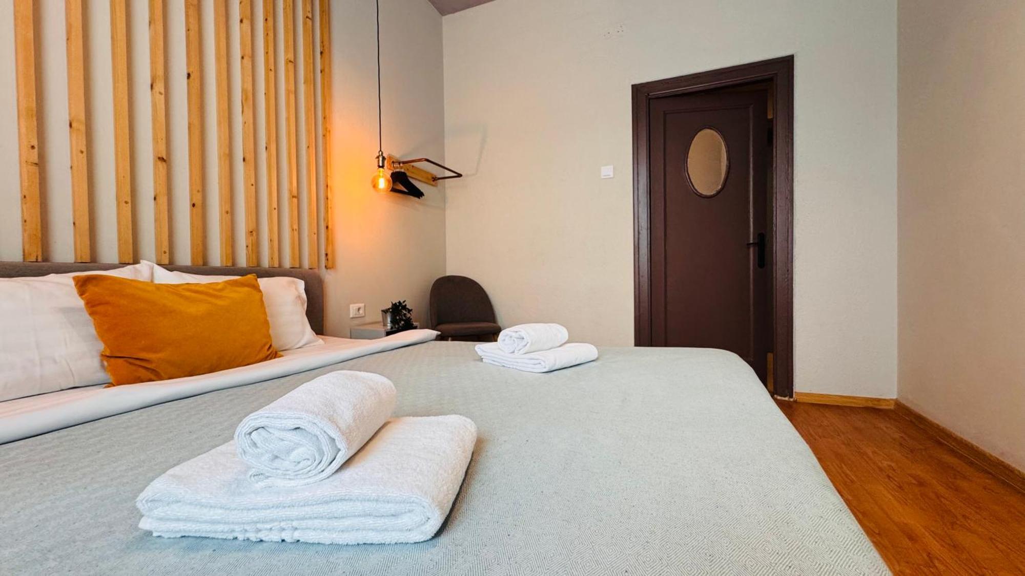 Ideal Home - Spacious & Modern Accommodation Near Unirii Square Bucarest Habitación foto