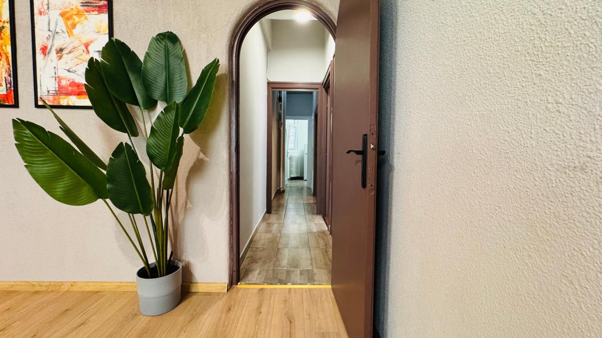 Ideal Home - Spacious & Modern Accommodation Near Unirii Square Bucarest Habitación foto