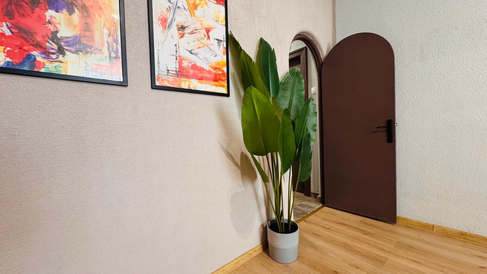 Ideal Home - Spacious & Modern Accommodation Near Unirii Square Bucarest Habitación foto
